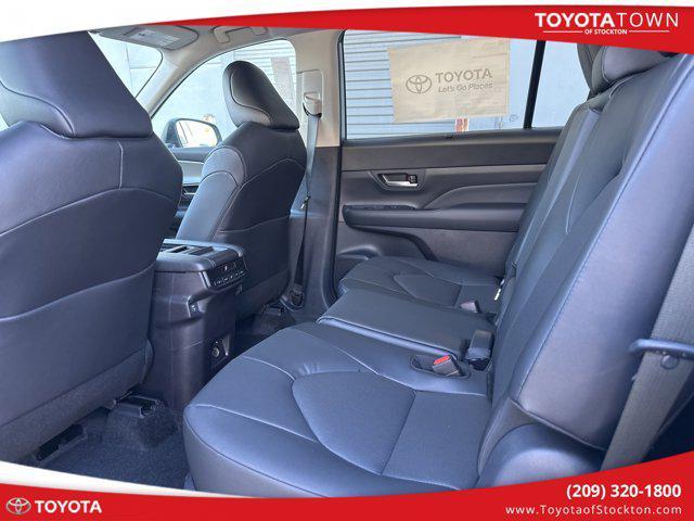 new 2025 Toyota Grand Highlander car, priced at $48,533