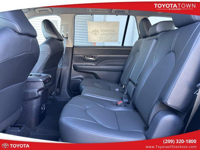 new 2025 Toyota Grand Highlander car, priced at $48,533