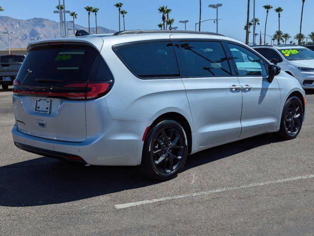 new 2024 Chrysler Pacifica car, priced at $45,999