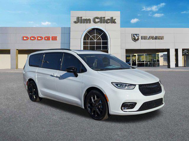 new 2024 Chrysler Pacifica car, priced at $44,895