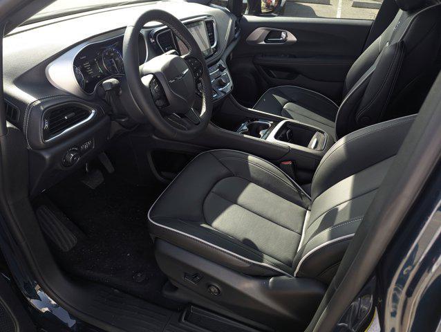 new 2025 Chrysler Pacifica car, priced at $53,535