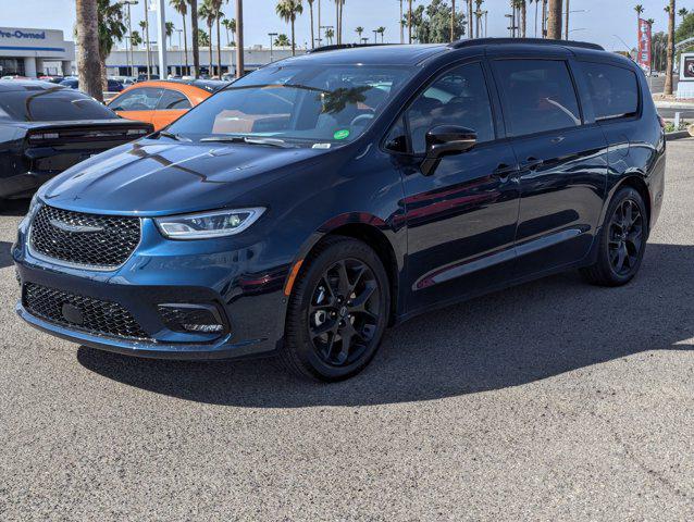 new 2025 Chrysler Pacifica car, priced at $53,535