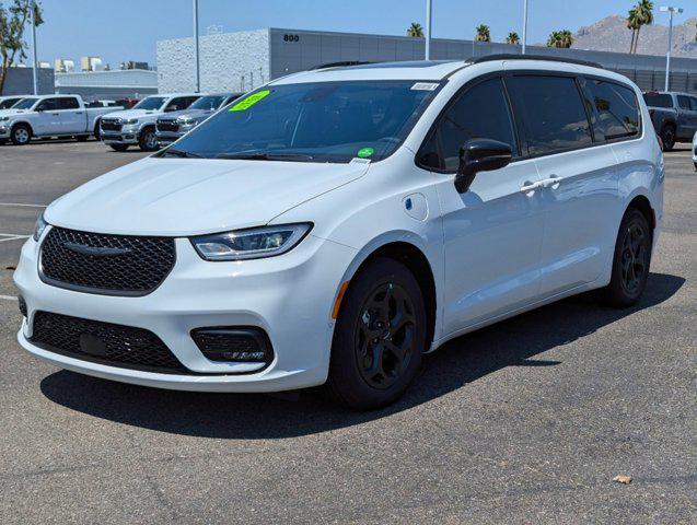 new 2024 Chrysler Pacifica Hybrid car, priced at $55,955