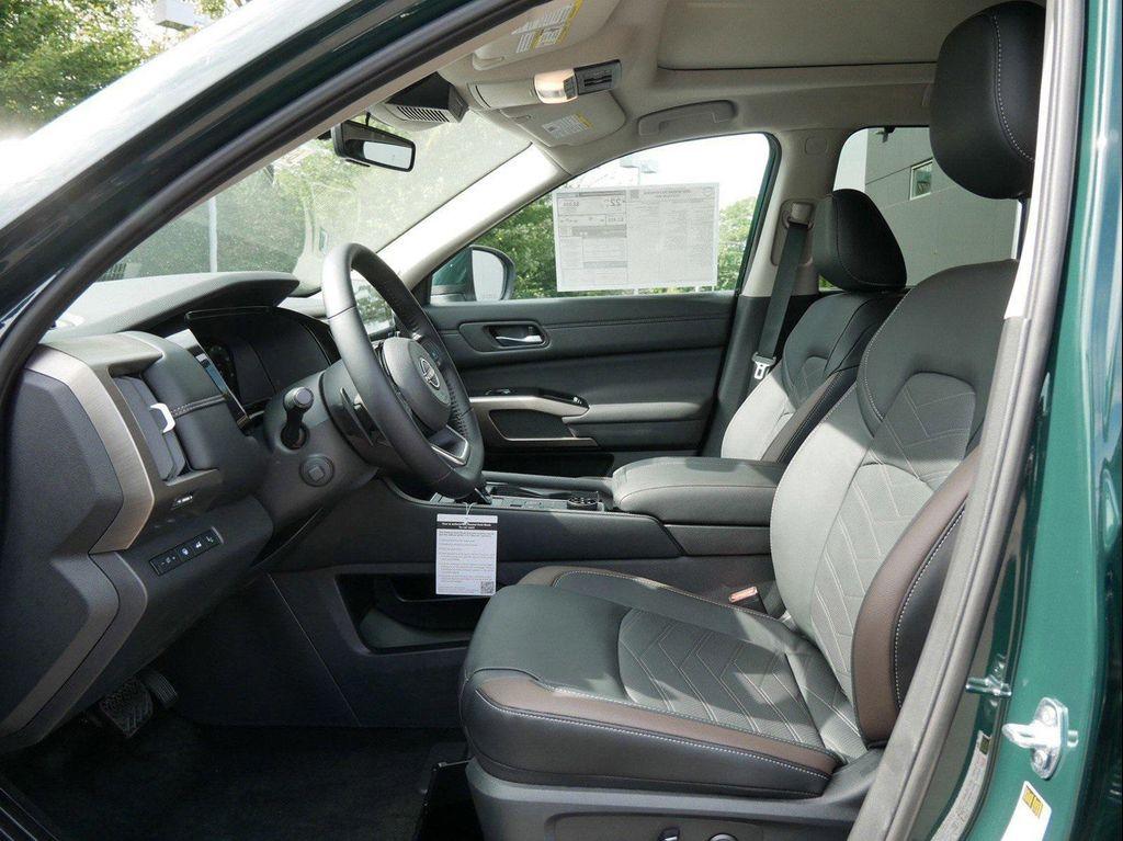 new 2025 Nissan Pathfinder car, priced at $43,359
