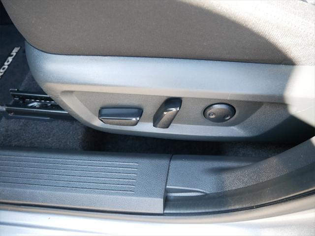 used 2021 Nissan Rogue car, priced at $21,869