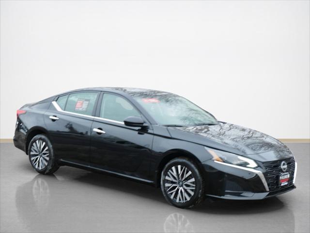 used 2023 Nissan Altima car, priced at $24,269