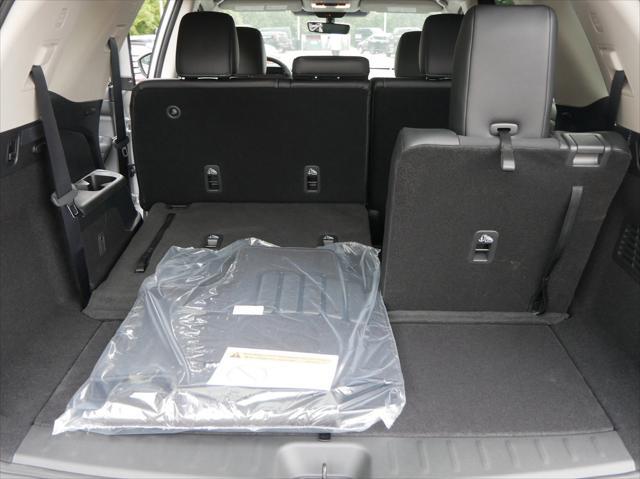 new 2025 Nissan Pathfinder car, priced at $43,682
