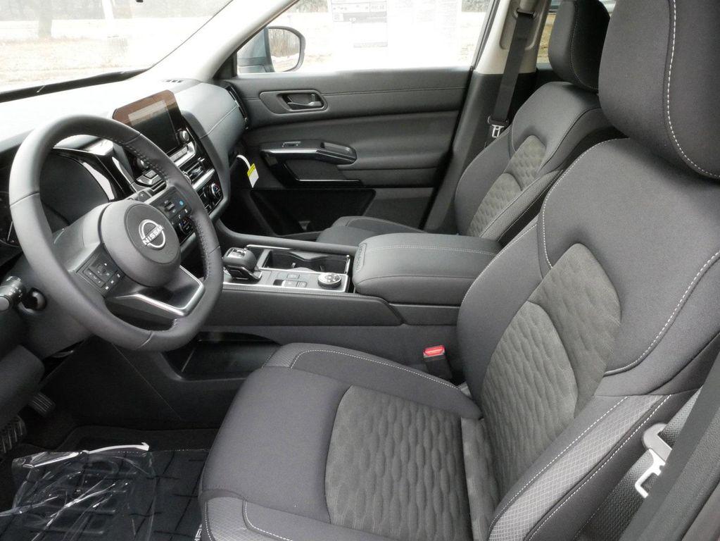 new 2025 Nissan Pathfinder car, priced at $37,391
