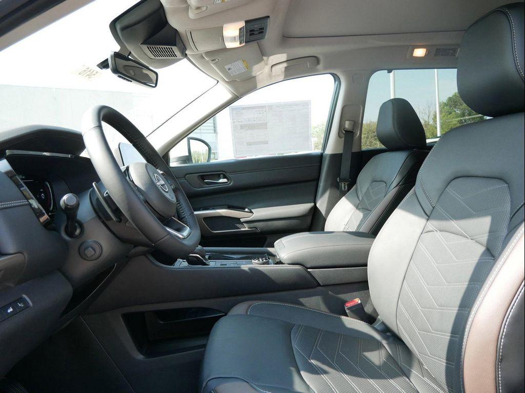new 2025 Nissan Pathfinder car, priced at $46,586