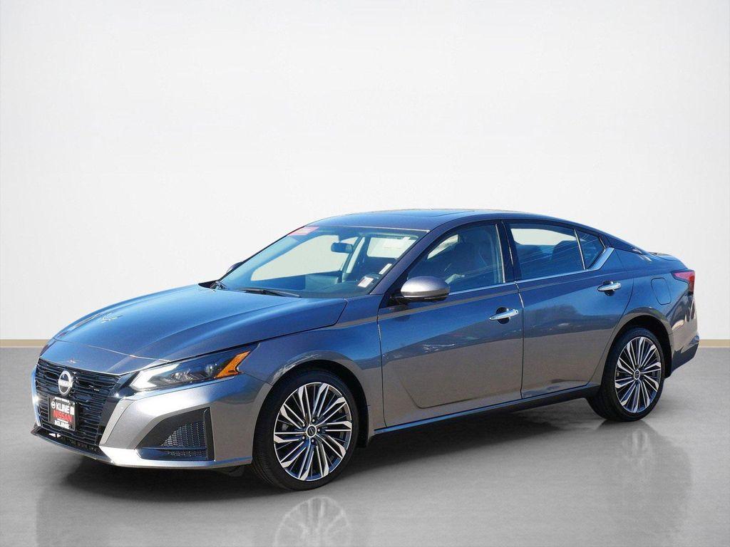 used 2023 Nissan Altima car, priced at $25,469