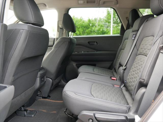 new 2025 Nissan Pathfinder car, priced at $41,098