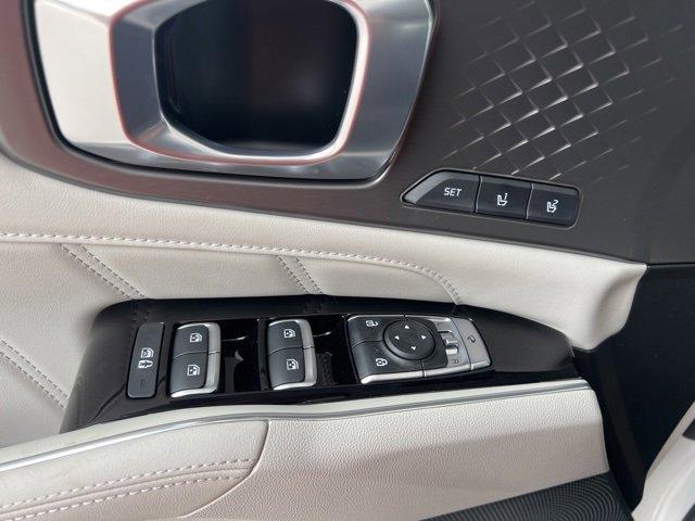 new 2023 Kia Sorento Plug-In Hybrid car, priced at $47,835