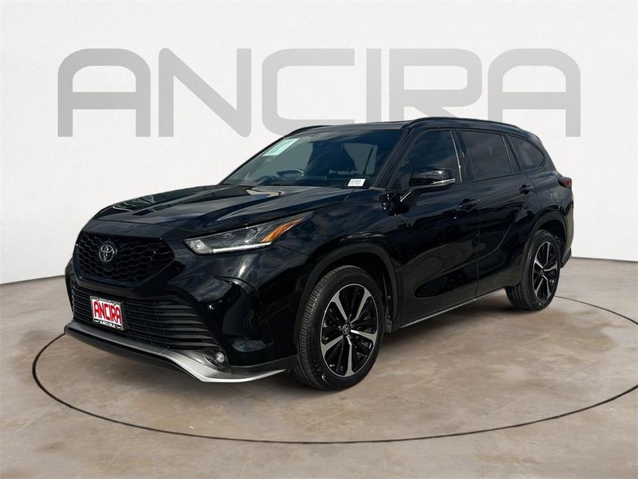 used 2022 Toyota Highlander car, priced at $36,746