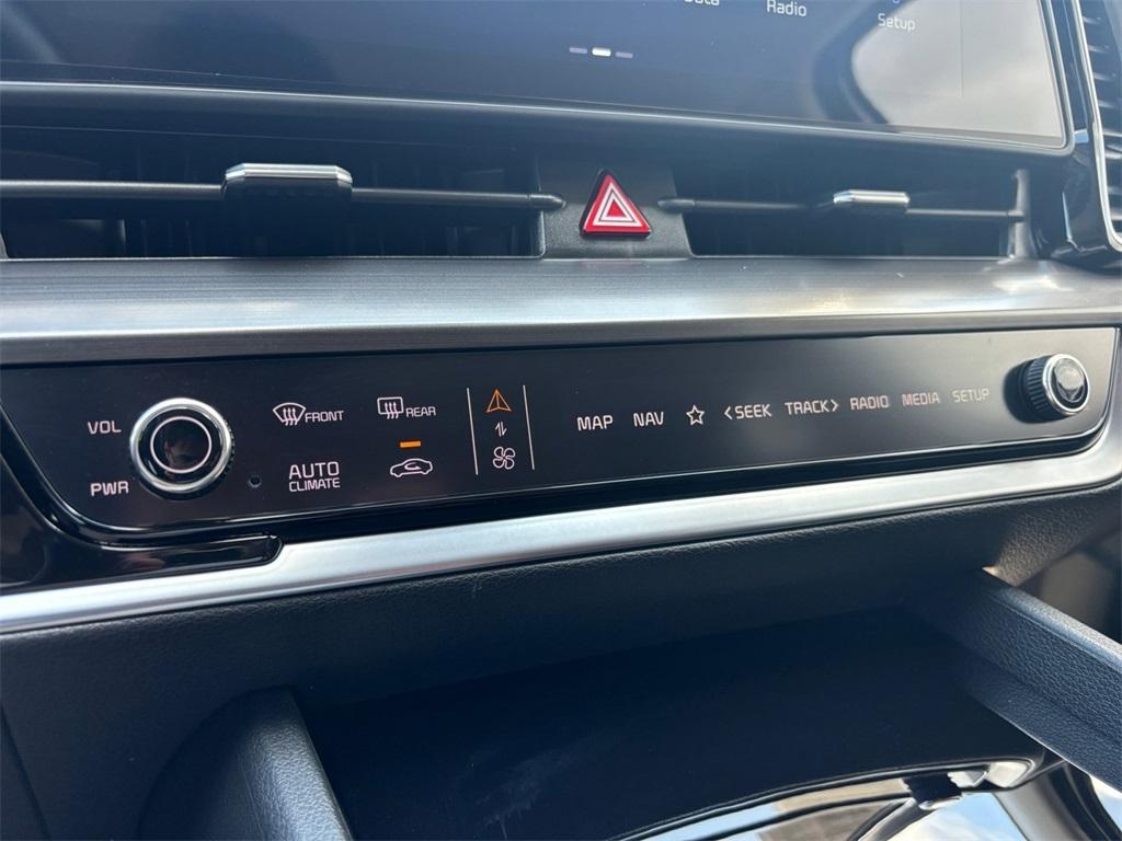 used 2025 Kia Sportage Hybrid car, priced at $30,999