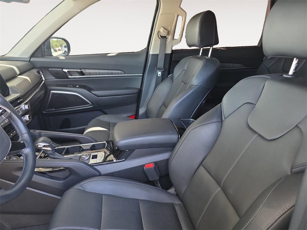 used 2025 Kia Telluride car, priced at $39,999