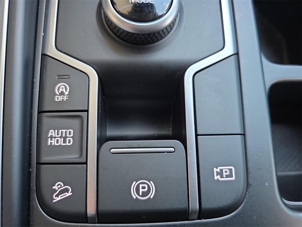used 2025 Kia Sorento car, priced at $28,991