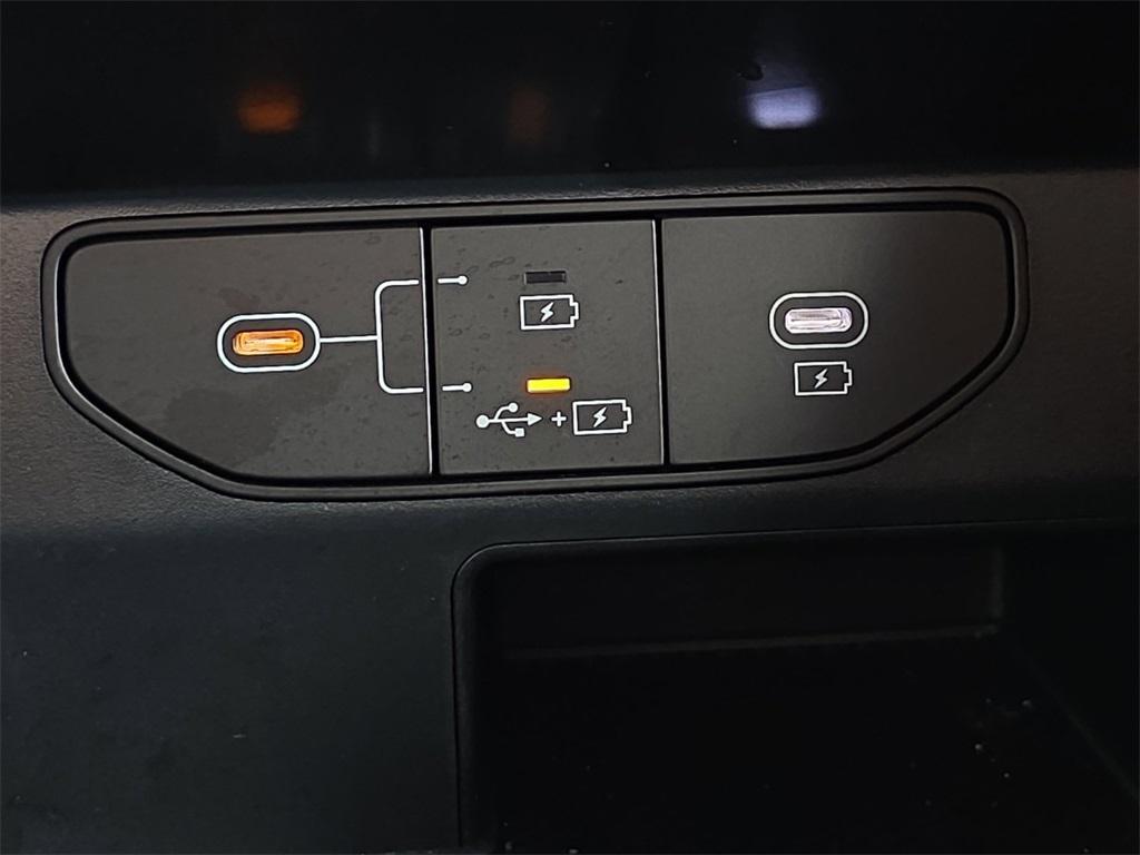 used 2025 Kia Sorento car, priced at $28,991