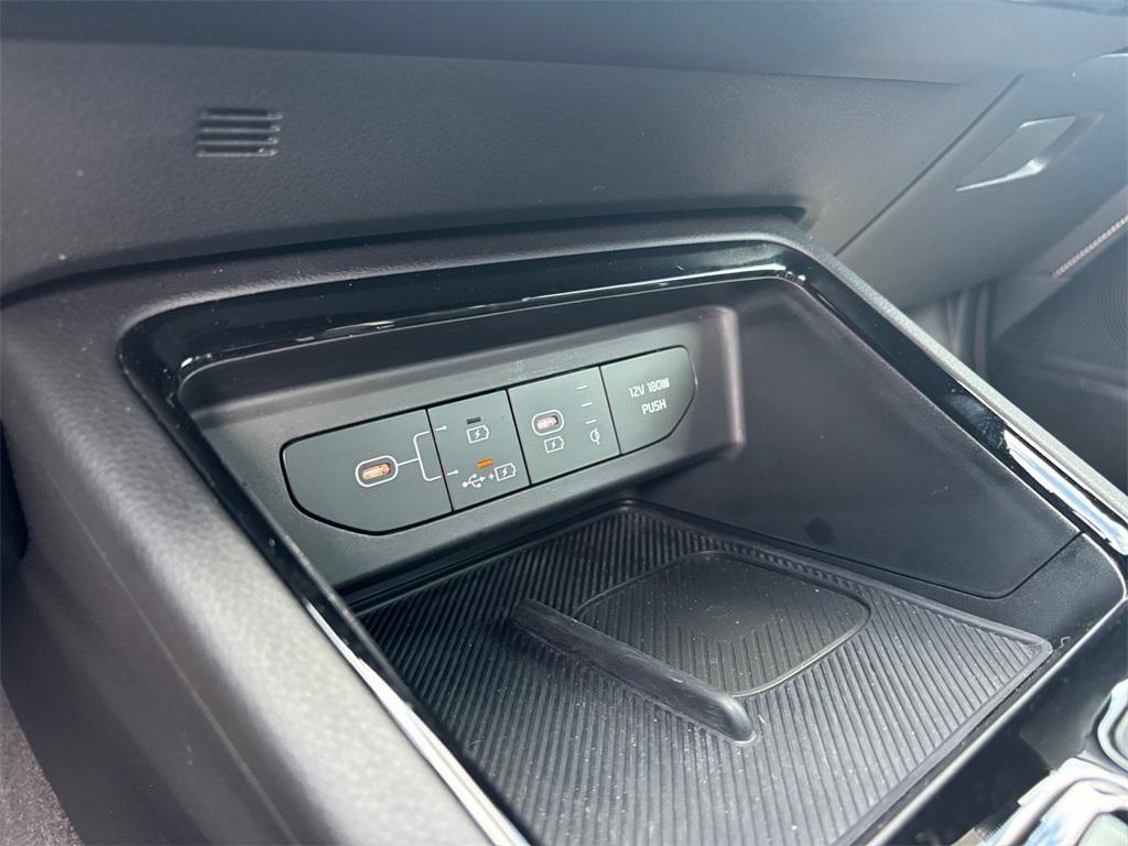 used 2025 Kia K5 car, priced at $28,999