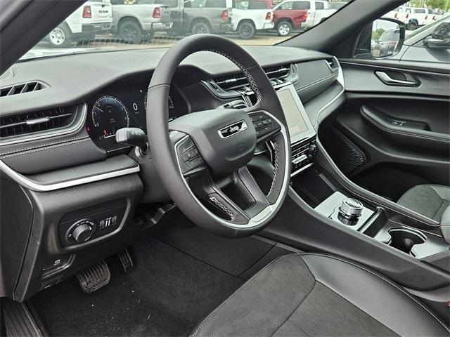 new 2025 Jeep Grand Cherokee car, priced at $41,011