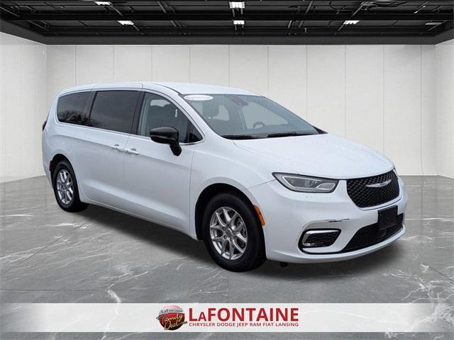 used 2024 Chrysler Pacifica car, priced at $28,995