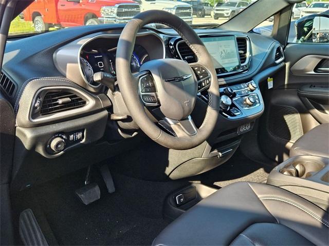 new 2025 Chrysler Pacifica car, priced at $42,691