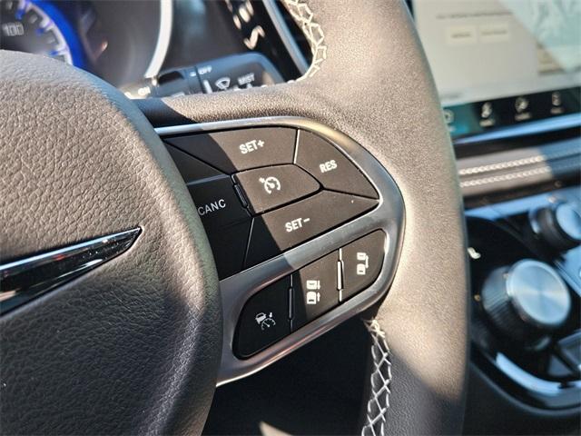 new 2025 Chrysler Pacifica car, priced at $42,691