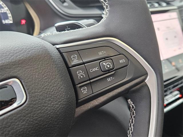 new 2025 Jeep Grand Cherokee car, priced at $43,347