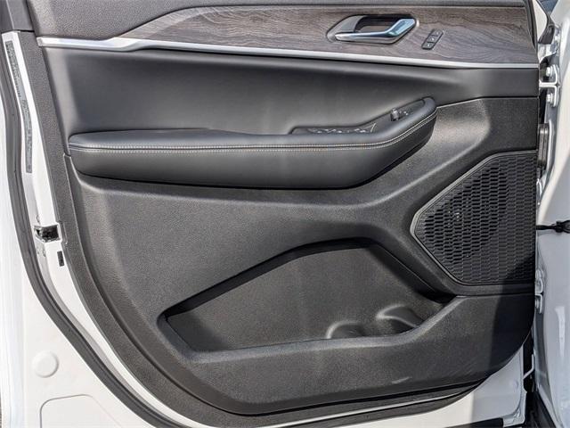 new 2025 Jeep Grand Cherokee car, priced at $41,926