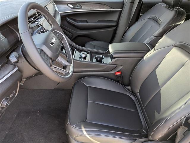 new 2025 Jeep Grand Cherokee car, priced at $41,926