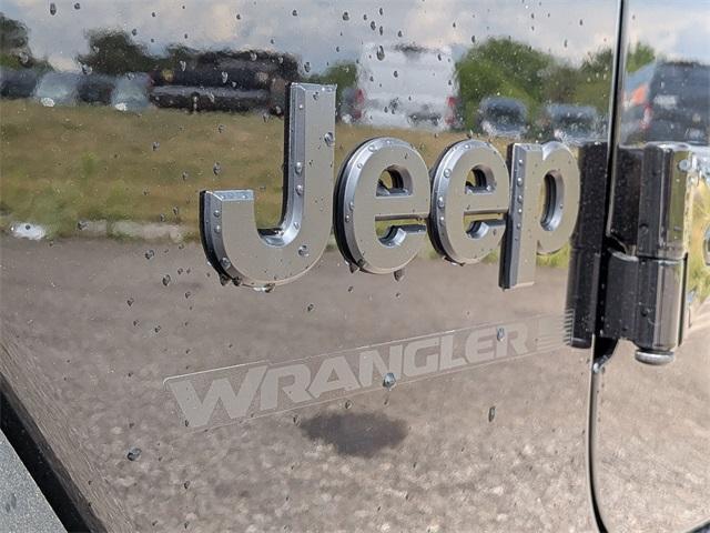 new 2025 Jeep Wrangler car, priced at $48,095