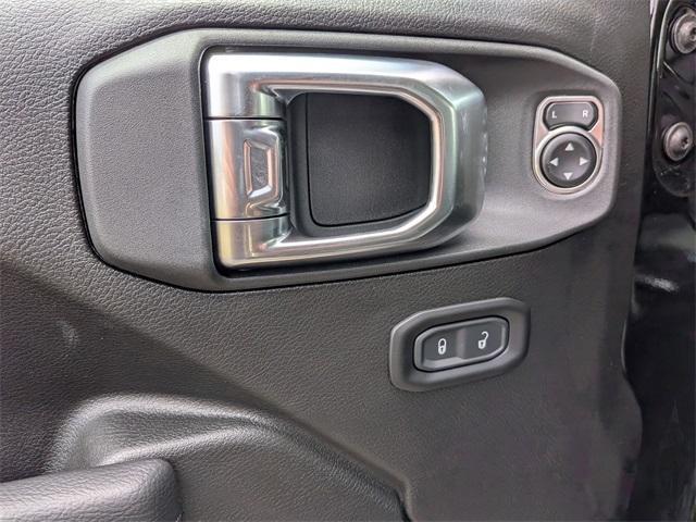 new 2025 Jeep Wrangler car, priced at $48,095