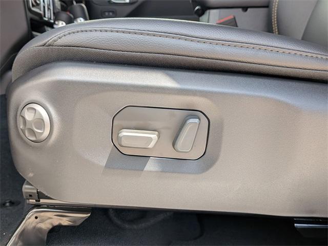 new 2025 Jeep Wrangler car, priced at $52,178