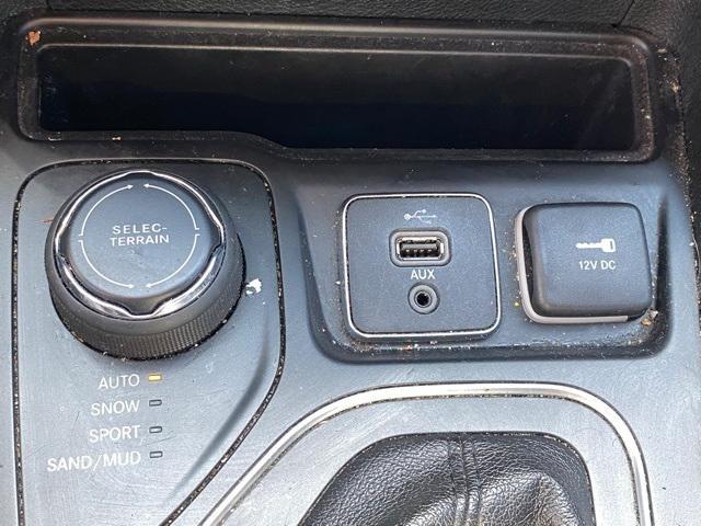 used 2019 Jeep Cherokee car, priced at $11,940