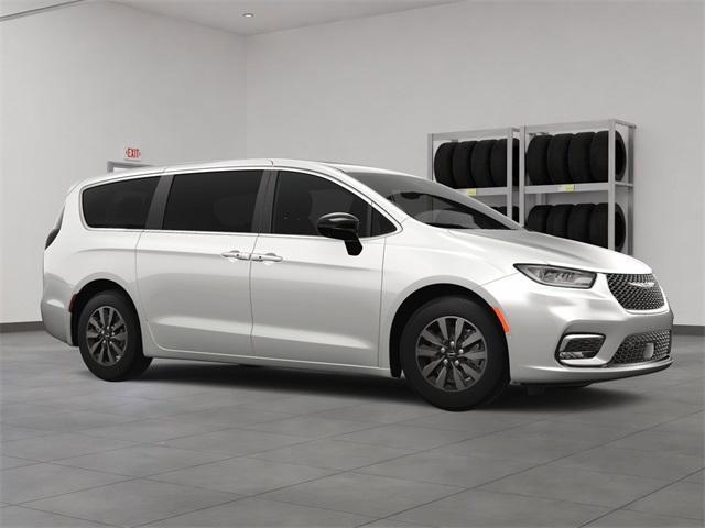 new 2025 Chrysler Pacifica Hybrid car, priced at $47,504