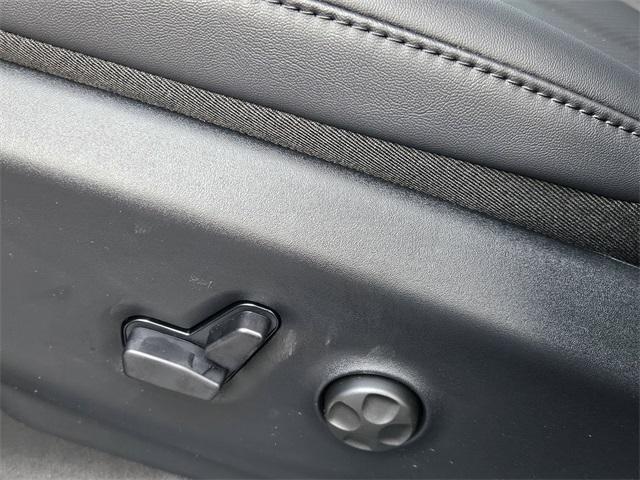 new 2025 Chrysler Pacifica car, priced at $41,596