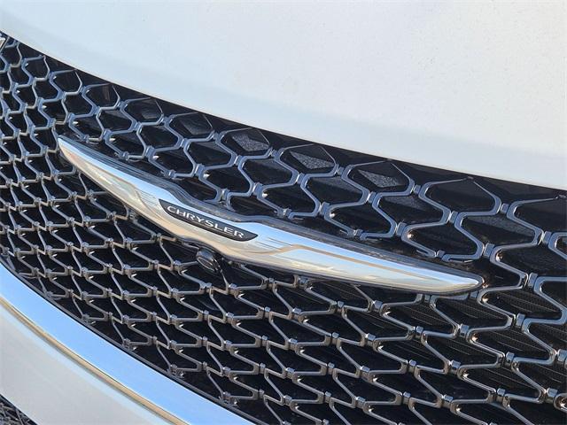 new 2025 Chrysler Pacifica car, priced at $41,596
