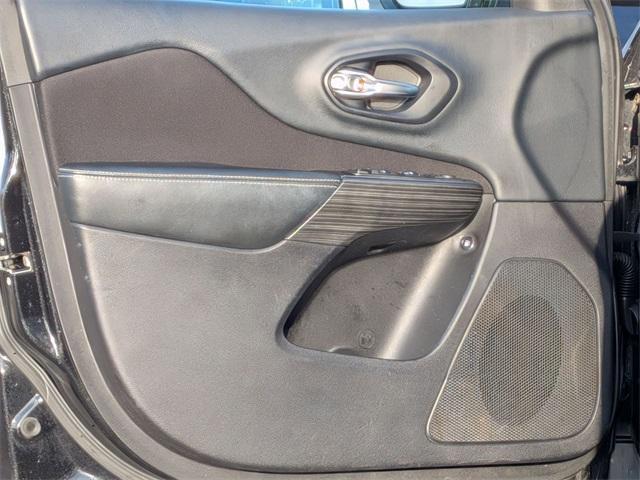 used 2014 Jeep Cherokee car, priced at $8,500