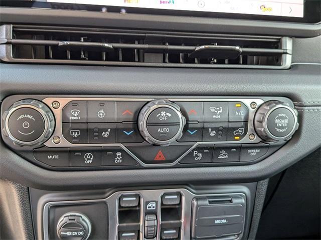 new 2025 Jeep Wrangler car, priced at $50,977