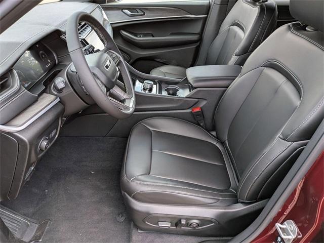 new 2025 Jeep Grand Cherokee car, priced at $38,335