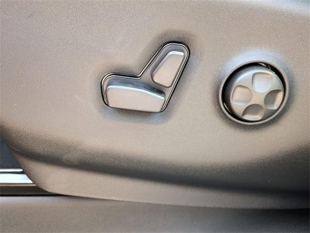 new 2025 Chrysler Pacifica car, priced at $43,114