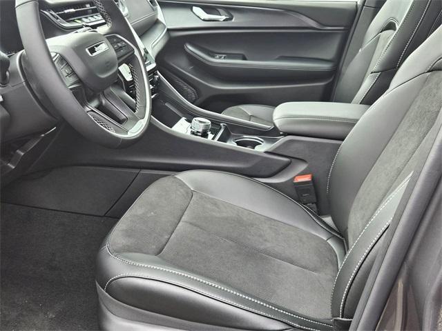 new 2025 Jeep Grand Cherokee car, priced at $41,011