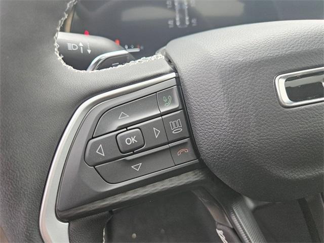 new 2025 Jeep Grand Cherokee car, priced at $41,011