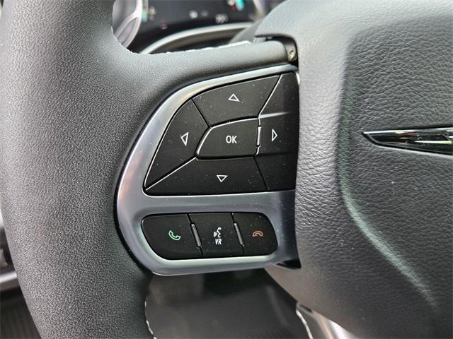 new 2025 Chrysler Pacifica car, priced at $42,406