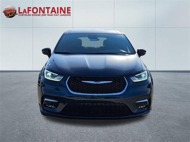 new 2025 Chrysler Pacifica car, priced at $42,020