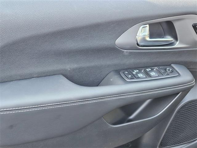 new 2025 Chrysler Pacifica car, priced at $42,020