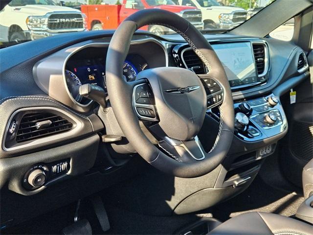 new 2025 Chrysler Pacifica car, priced at $42,020