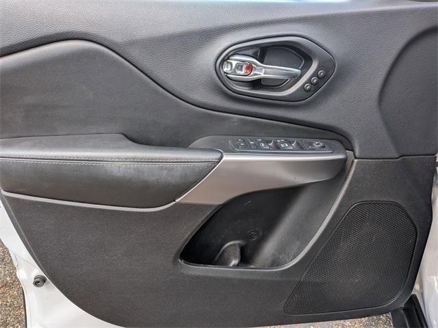 used 2019 Jeep Cherokee car, priced at $14,380
