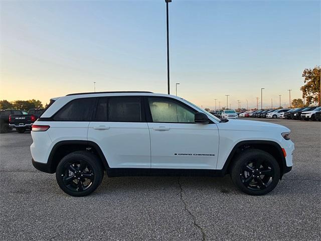 new 2025 Jeep Grand Cherokee car, priced at $39,901