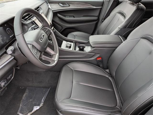 new 2025 Jeep Grand Cherokee car, priced at $45,286