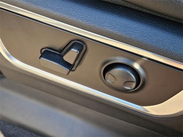 new 2025 Ram 1500 car, priced at $65,202
